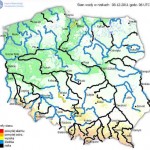 W całym kraju temperatury dodatnie. W nocy Polska pozostawała w zasięgu niżu, którego ośrodek przemieszczał się na wschód wzdłuż wybrzeża Bałtyku. Z centrum na północny wschód przemieszczał się także, związany...